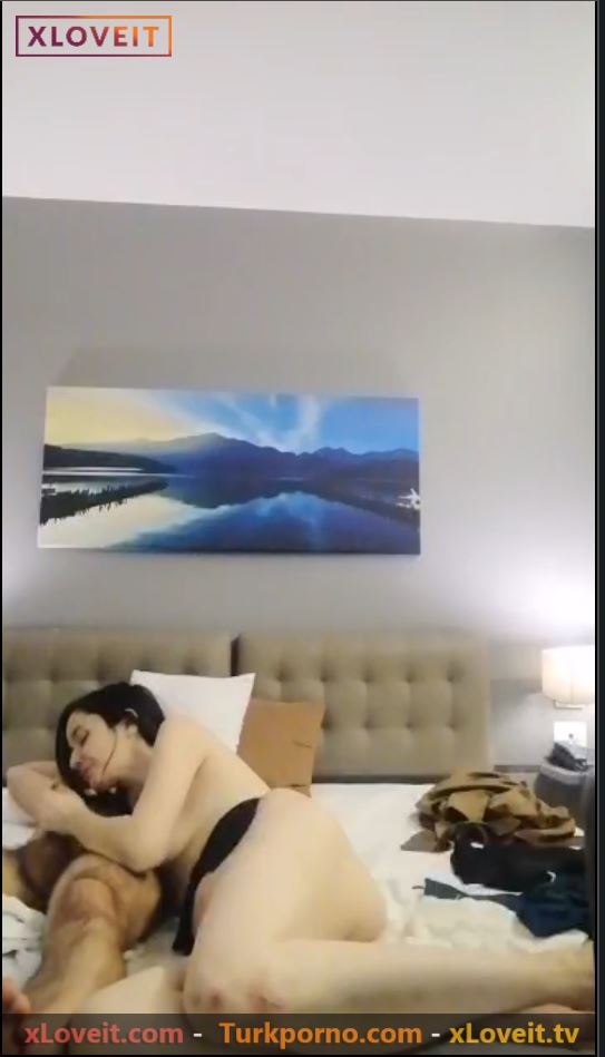 Türk Seks izle Ayşegül yalayıp sikildi